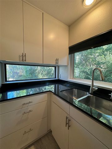 2643 Mccart Avenue, Fort Worth, TX 76110