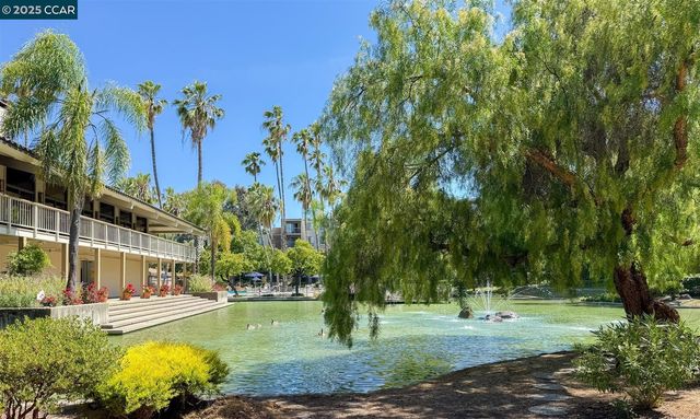 330 N Civic Dr 204, Walnut Creek, CA 94596