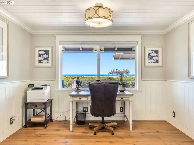 89464 MANION Dr, Warrenton, OR 97146
