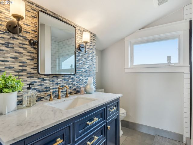 89464 MANION Dr, Warrenton, OR 97146