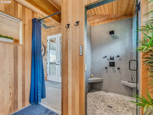 89464 MANION Dr, Warrenton, OR 97146