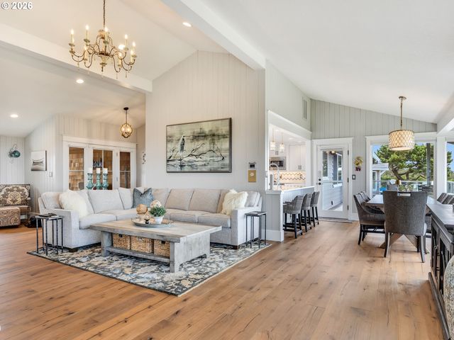 89464 MANION Dr, Warrenton, OR 97146