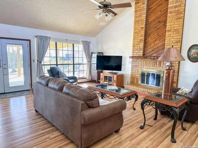 4911 Youngsford, Marion, TX 78124