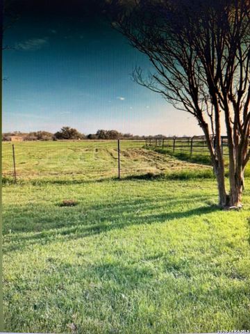 4911 Youngsford, Marion, TX 78124