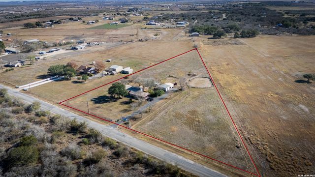 4911 Youngsford, Marion, TX 78124