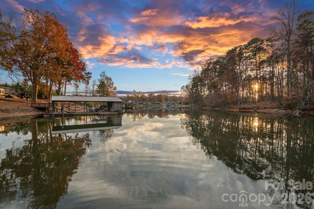 132 Flora Vista Drive, Mooresville, NC 28117