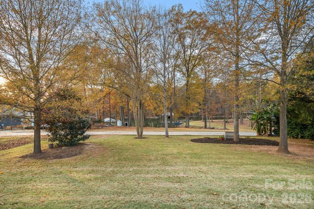 132 Flora Vista Drive, Mooresville, NC 28117