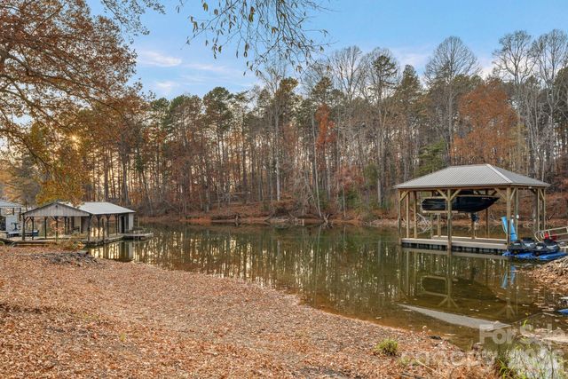 132 Flora Vista Drive, Mooresville, NC 28117