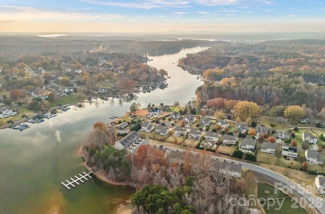 132 Flora Vista Drive, Mooresville, NC 28117