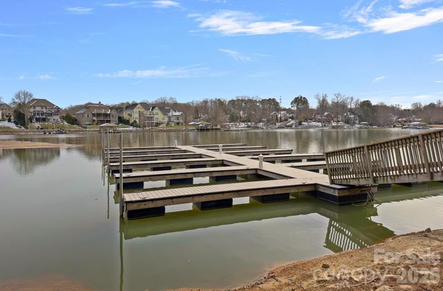 132 Flora Vista Drive, Mooresville, NC 28117