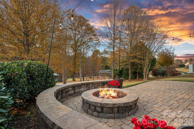 132 Flora Vista Drive, Mooresville, NC 28117