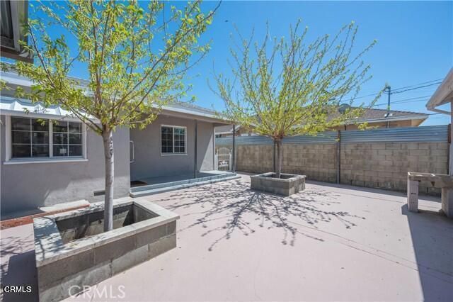 45027 Division Street, Lancaster, CA 93535