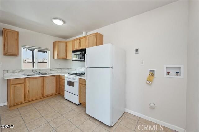 45027 Division Street, Lancaster, CA 93535