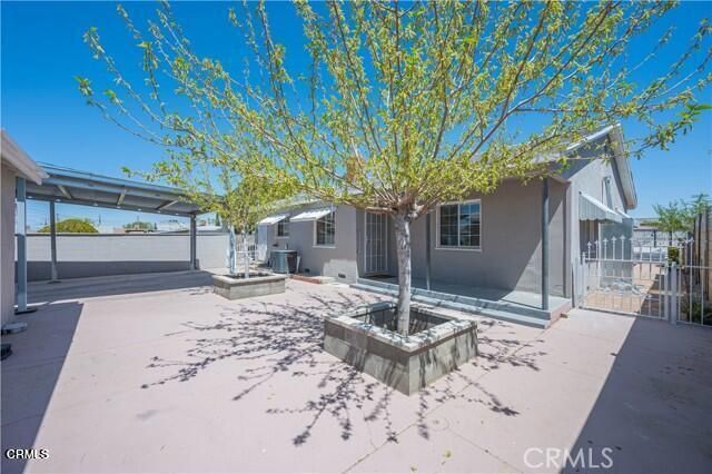 45027 Division Street, Lancaster, CA 93535