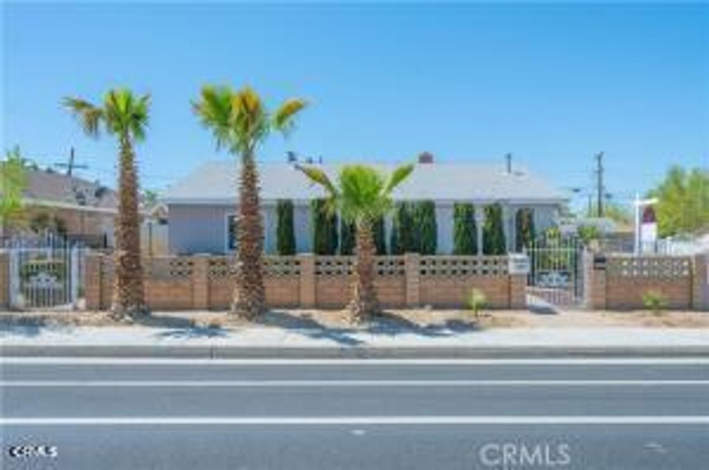45027 Division Street, Lancaster, CA 93535
