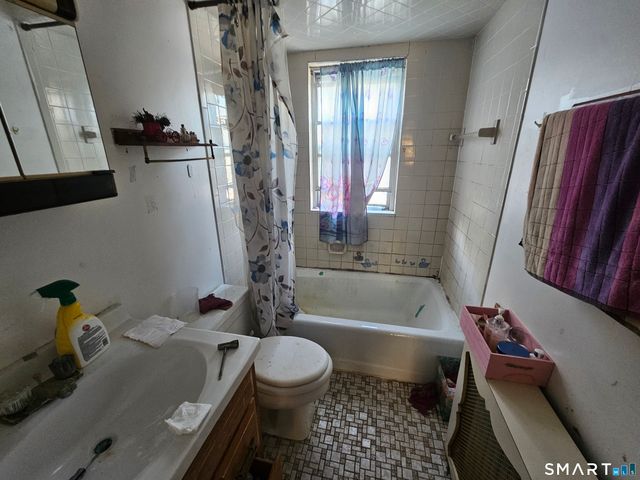 81 Louisiana Avenue 81, Bridgeport, CT 06610