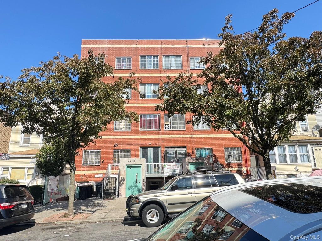 104-21 39th Avenue 211C, Corona, NY 11368