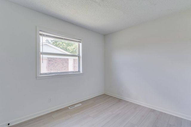 1614 E Catalina St, Wichita, KS 67216