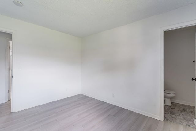 1614 E Catalina St, Wichita, KS 67216