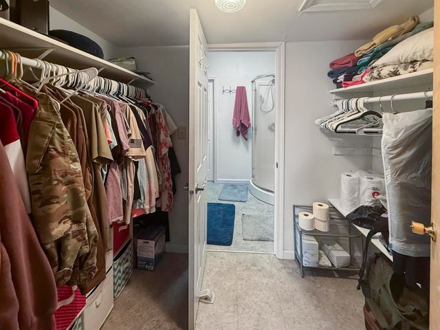 1024 11th St NW, Minot, ND 58703