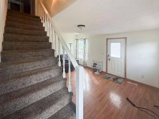 1024 11th St NW, Minot, ND 58703
