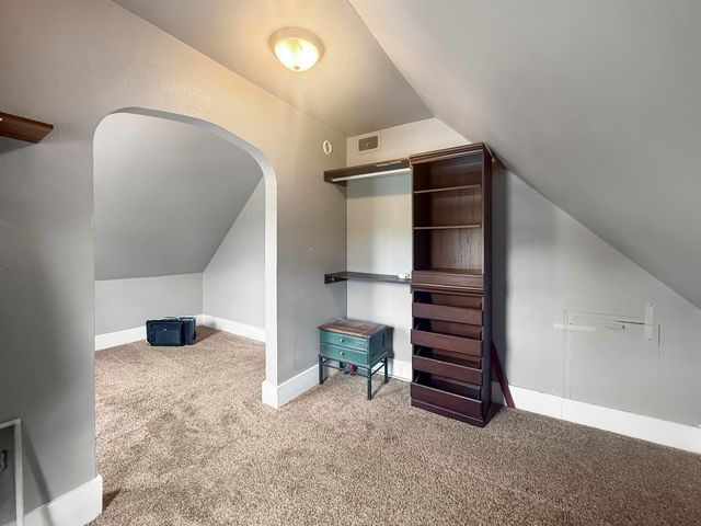 1024 11th St NW, Minot, ND 58703