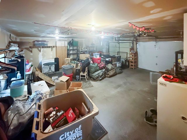 1024 11th St NW, Minot, ND 58703