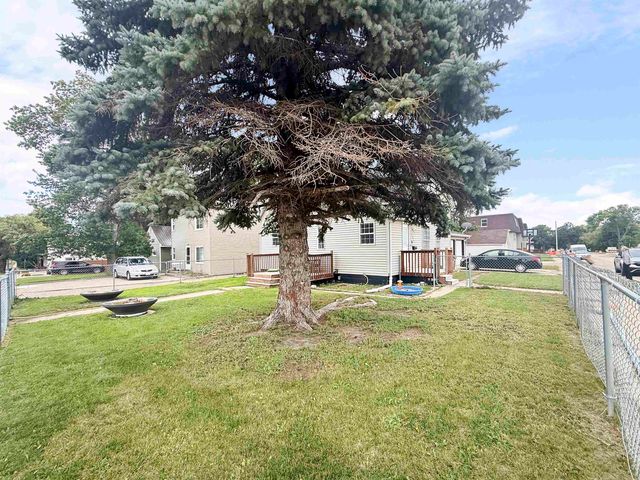 1024 11th St NW, Minot, ND 58703
