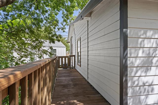 1167 Ridgeway DR, Austin, TX 78702