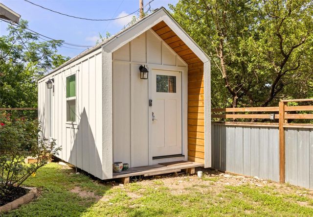 1167 Ridgeway DR, Austin, TX 78702