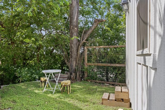 1167 Ridgeway DR, Austin, TX 78702