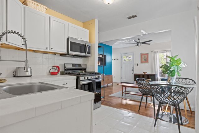 1167 Ridgeway DR, Austin, TX 78702