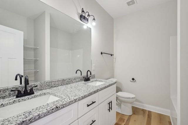 60 Stone Gate Lane, Hartsville, TN 37074