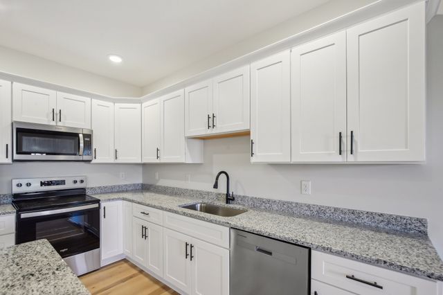 60 Stone Gate Lane, Hartsville, TN 37074