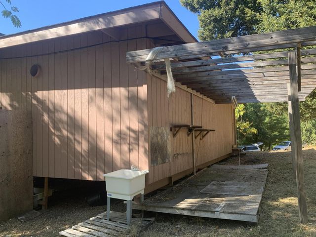 123 Cider Lane, Ettersburg, CA 95542