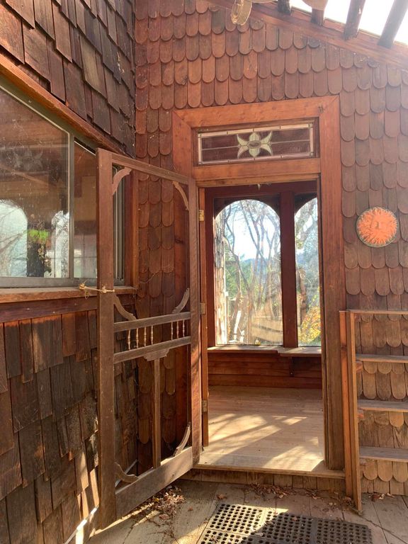 123 Cider Lane, Ettersburg, CA 95542