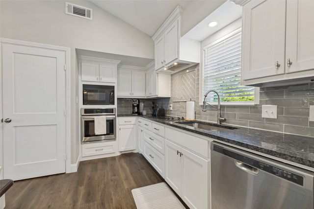 810 S Bois D Arc Street, Forney, TX 75126