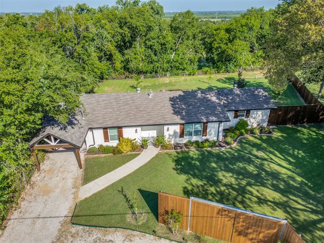 810 S Bois D Arc Street, Forney, TX 75126