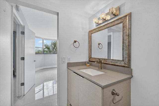 7451 NW 16th Street 407, Plantation, FL 33313