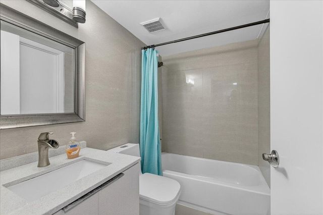 7451 NW 16th Street 407, Plantation, FL 33313