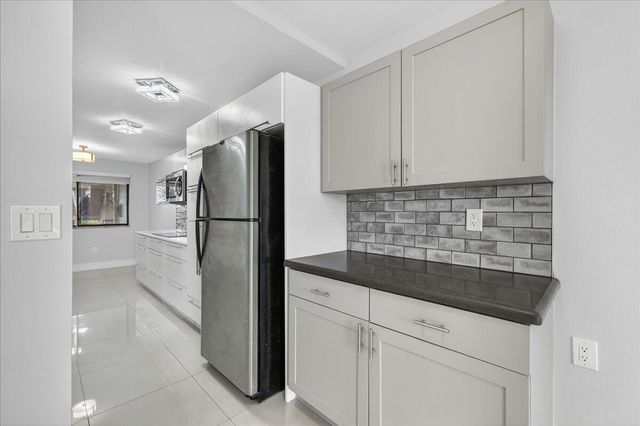 7451 NW 16th Street 407, Plantation, FL 33313