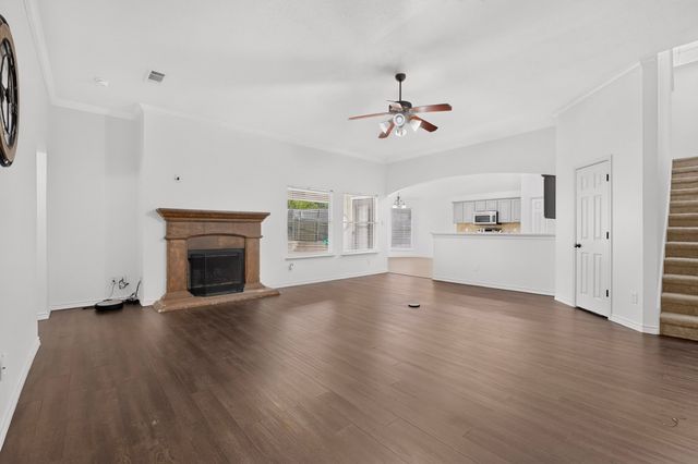 839 Evergreen Lane, Burleson, TX 76028