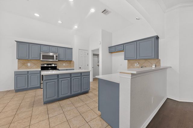 839 Evergreen Lane, Burleson, TX 76028
