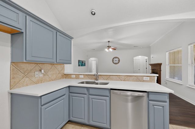 839 Evergreen Lane, Burleson, TX 76028