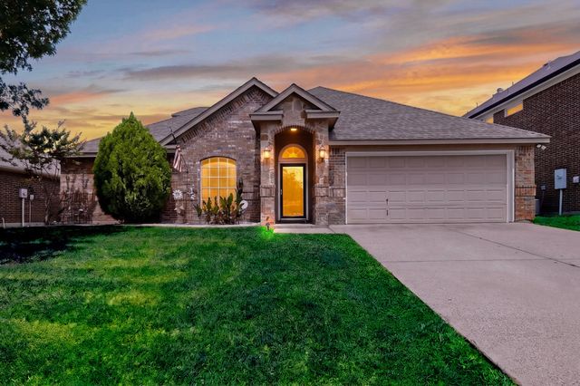 839 Evergreen Lane, Burleson, TX 76028