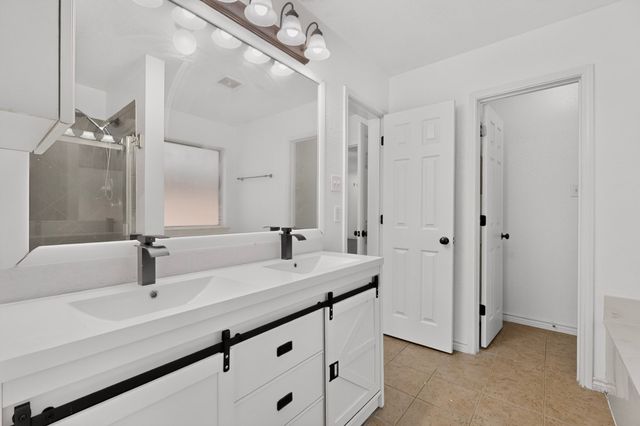 839 Evergreen Lane, Burleson, TX 76028