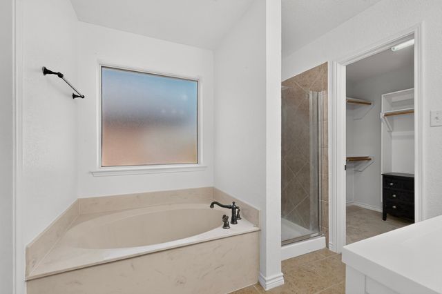 839 Evergreen Lane, Burleson, TX 76028