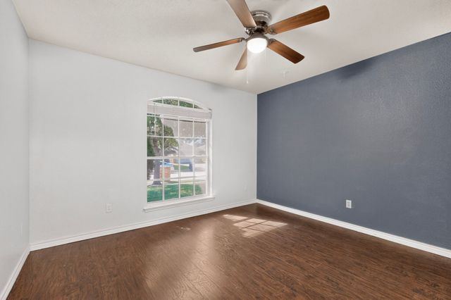 839 Evergreen Lane, Burleson, TX 76028