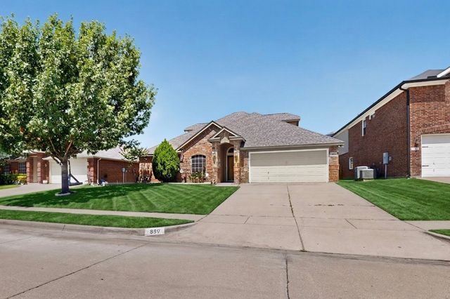 839 Evergreen Lane, Burleson, TX 76028
