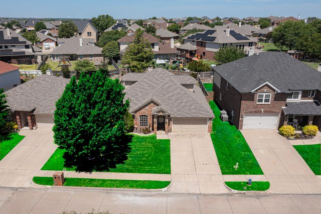 839 Evergreen Lane, Burleson, TX 76028